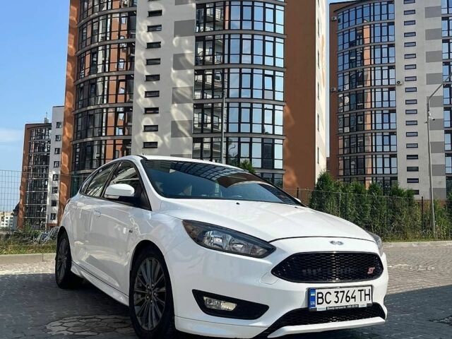 Белый Форд Фокус, объемом двигателя 1.5 л и пробегом 180 тыс. км за 11800 $, фото 1 на Automoto.ua