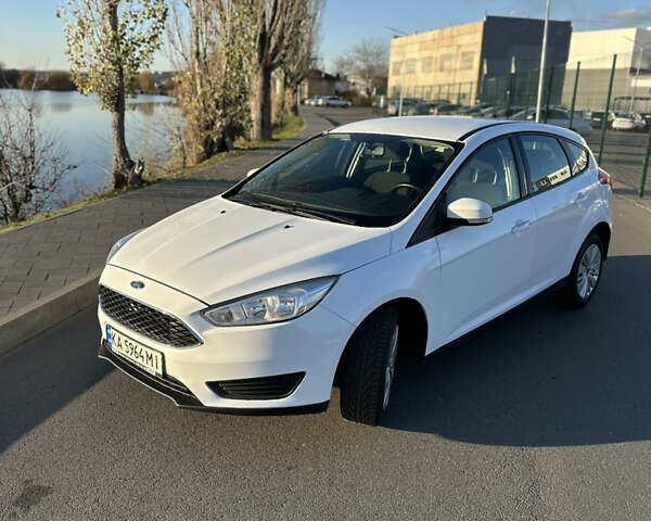 Белый Форд Фокус, объемом двигателя 1.6 л и пробегом 131 тыс. км за 9200 $, фото 1 на Automoto.ua