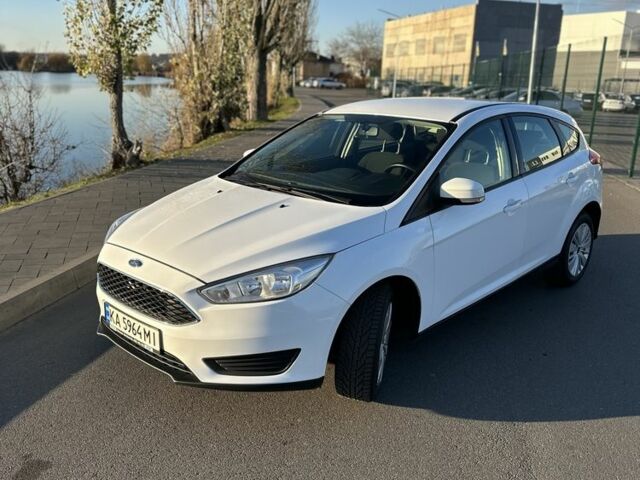 Белый Форд Фокус, объемом двигателя 1.6 л и пробегом 131 тыс. км за 9200 $, фото 1 на Automoto.ua