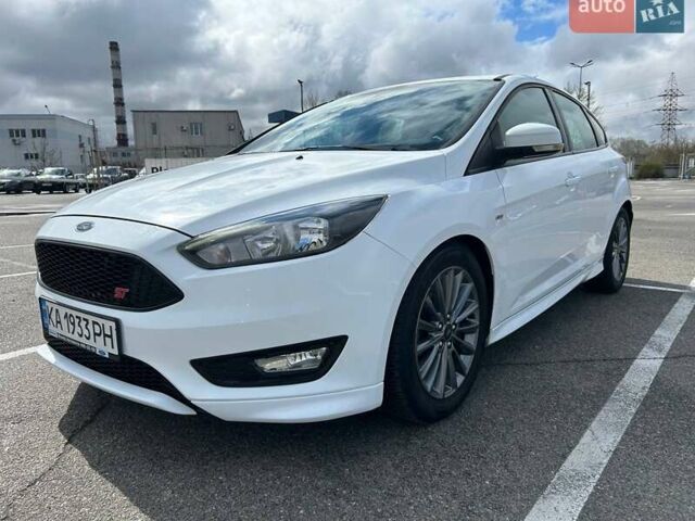 Білий Форд Фокус, об'ємом двигуна 1.5 л та пробігом 146 тис. км за 11000 $, фото 1 на Automoto.ua