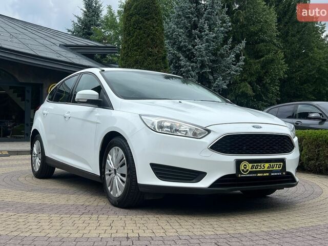 Білий Форд Фокус, об'ємом двигуна 1.6 л та пробігом 129 тис. км за 9700 $, фото 1 на Automoto.ua