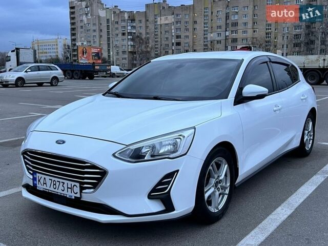 Белый Форд Фокус, объемом двигателя 1.5 л и пробегом 139 тыс. км за 10200 $, фото 1 на Automoto.ua
