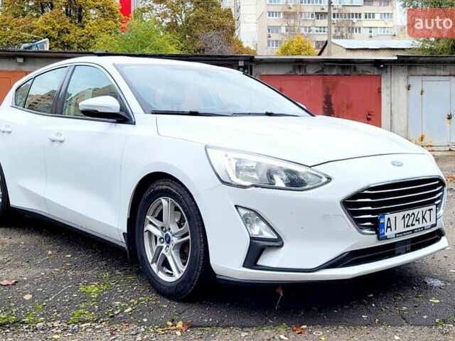 Белый Форд Фокус, объемом двигателя 1.5 л и пробегом 155 тыс. км за 12900 $, фото 1 на Automoto.ua