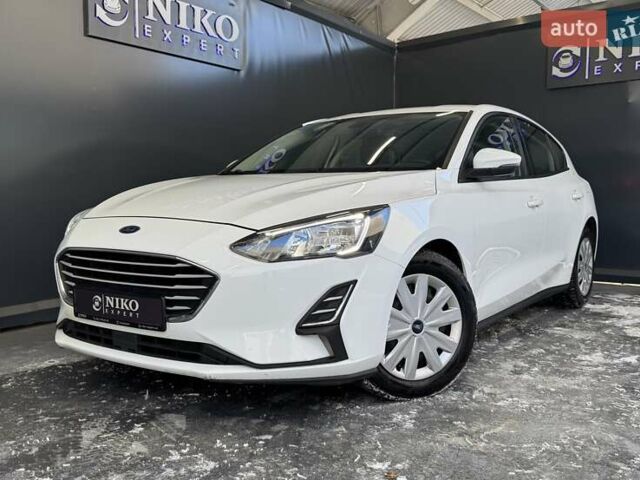 Белый Форд Фокус, объемом двигателя 1.5 л и пробегом 55 тыс. км за 15500 $, фото 1 на Automoto.ua