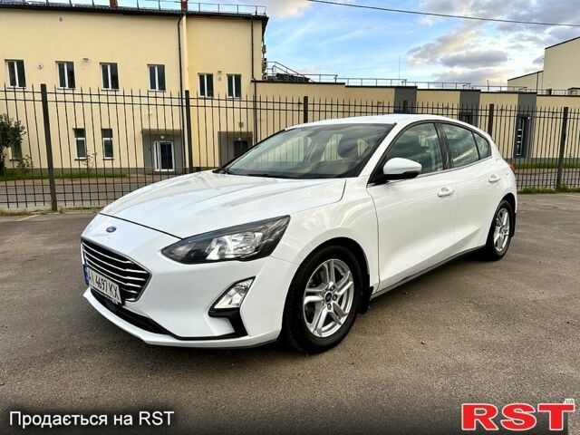 Белый Форд Фокус, объемом двигателя 1.5 л и пробегом 159 тыс. км за 13700 $, фото 1 на Automoto.ua