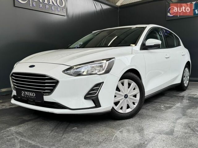 Білий Форд Фокус, об'ємом двигуна 1.5 л та пробігом 68 тис. км за 14800 $, фото 1 на Automoto.ua