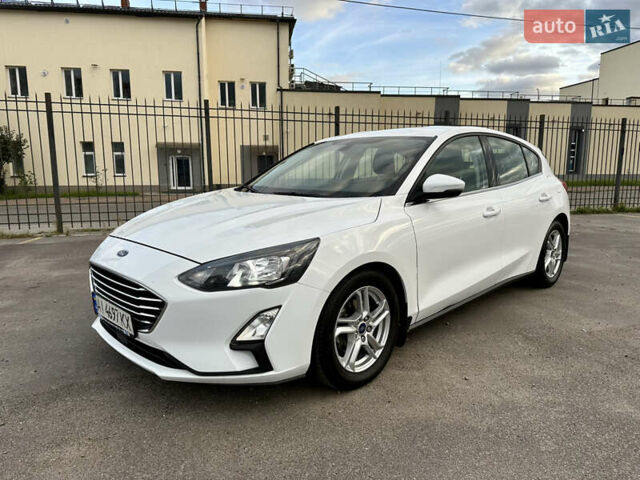 Белый Форд Фокус, объемом двигателя 1.5 л и пробегом 159 тыс. км за 14500 $, фото 1 на Automoto.ua