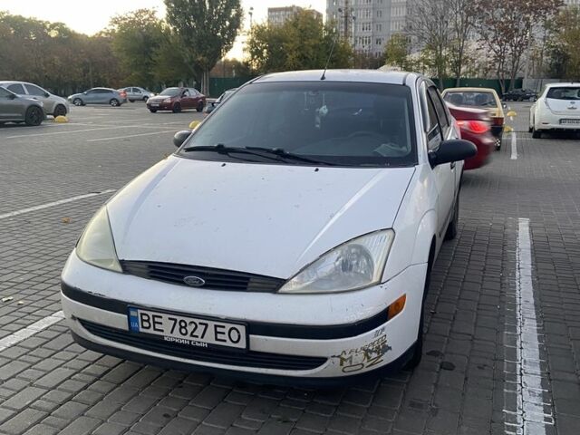 Белый Форд Фокус, объемом двигателя 2 л и пробегом 357 тыс. км за 2400 $, фото 1 на Automoto.ua