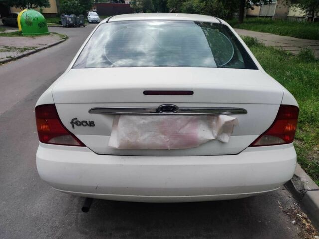 Белый Форд Фокус, объемом двигателя 1.6 л и пробегом 185 тыс. км за 3567 $, фото 1 на Automoto.ua