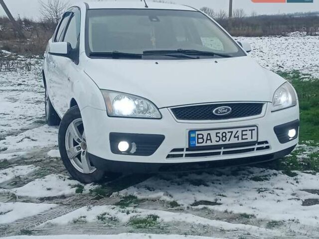 Белый Форд Фокус, объемом двигателя 1.6 л и пробегом 380 тыс. км за 4700 $, фото 1 на Automoto.ua