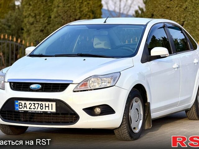 Білий Форд Фокус, об'ємом двигуна 1.6 л та пробігом 237 тис. км за 4500 $, фото 1 на Automoto.ua