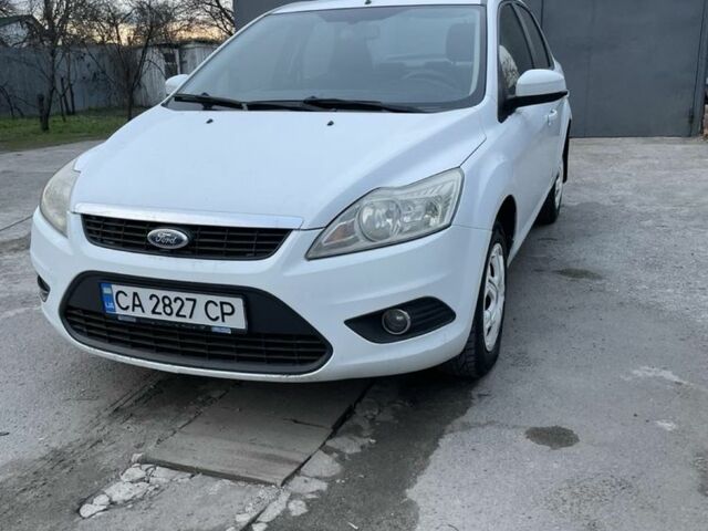 Белый Форд Фокус, объемом двигателя 0 л и пробегом 260 тыс. км за 4400 $, фото 1 на Automoto.ua