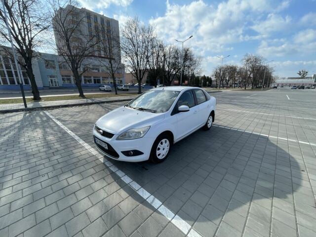 Белый Форд Фокус, объемом двигателя 1.6 л и пробегом 261 тыс. км за 4300 $, фото 1 на Automoto.ua