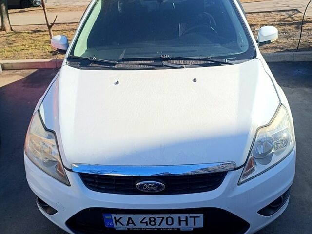 Білий Форд Фокус, об'ємом двигуна 1.6 л та пробігом 250 тис. км за 6500 $, фото 1 на Automoto.ua