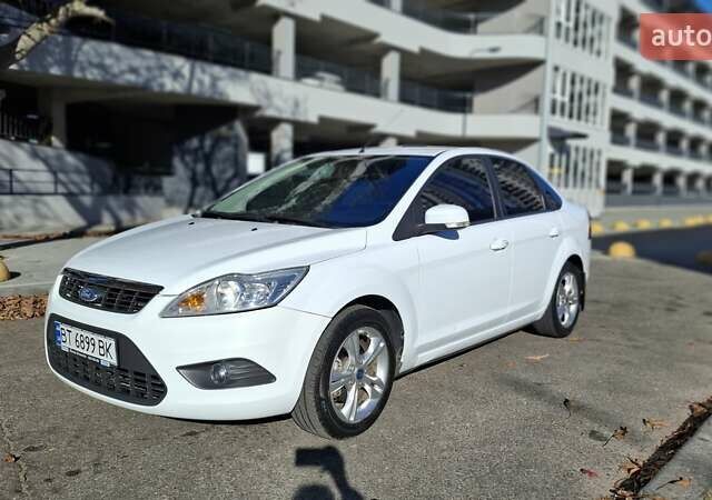 Білий Форд Фокус, об'ємом двигуна 1.6 л та пробігом 203 тис. км за 7500 $, фото 1 на Automoto.ua