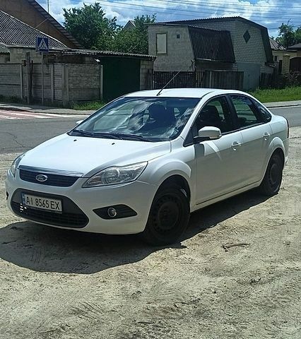 Білий Форд Фокус, об'ємом двигуна 1.6 л та пробігом 174 тис. км за 4500 $, фото 1 на Automoto.ua