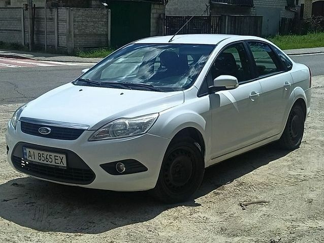 Білий Форд Фокус, об'ємом двигуна 1.6 л та пробігом 174 тис. км за 4000 $, фото 1 на Automoto.ua