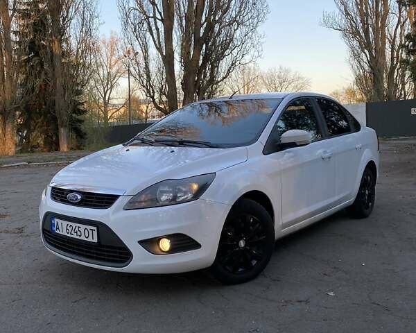 Білий Форд Фокус, об'ємом двигуна 1.6 л та пробігом 239 тис. км за 4800 $, фото 1 на Automoto.ua