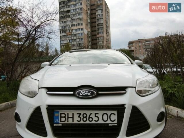 Белый Форд Фокус, объемом двигателя 1.6 л и пробегом 257 тыс. км за 6000 $, фото 1 на Automoto.ua