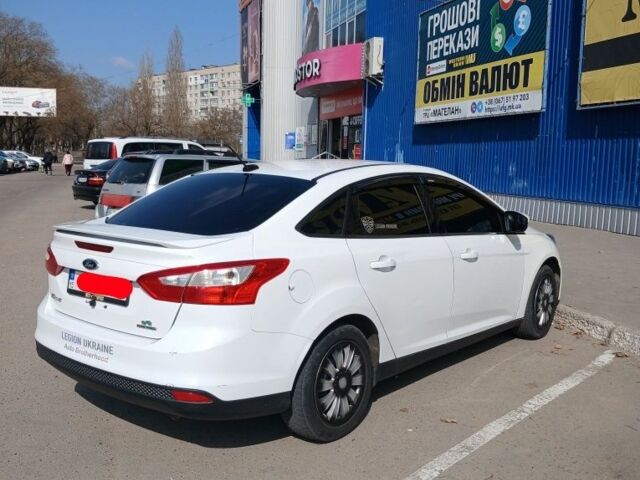 Білий Форд Фокус, об'ємом двигуна 2 л та пробігом 202 тис. км за 8300 $, фото 1 на Automoto.ua