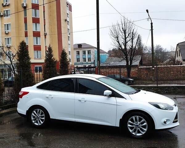 Белый Форд Фокус, объемом двигателя 1 л и пробегом 150 тыс. км за 6700 $, фото 1 на Automoto.ua