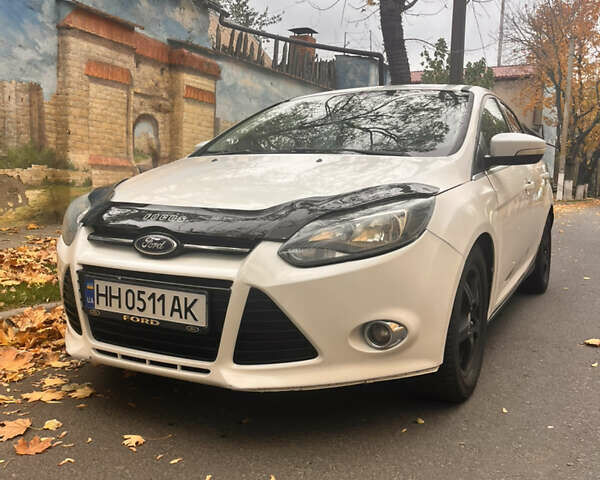 Форд Фокус 2013 в Белгород-Днестровском на Automoto.ua Белый Форд Фокус, объемом двигателя 2 л и пробегом 242 тыс. км за 6500 $, фото 1 на Automoto.ua