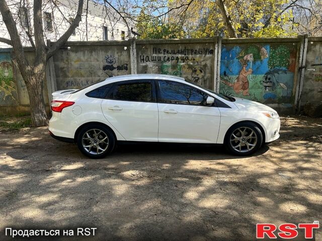 Белый Форд Фокус, объемом двигателя 2 л и пробегом 180 тыс. км за 7500 $, фото 1 на Automoto.ua
