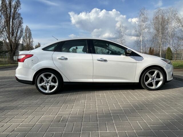 Белый Форд Фокус, объемом двигателя 2 л и пробегом 185 тыс. км за 8000 $, фото 1 на Automoto.ua