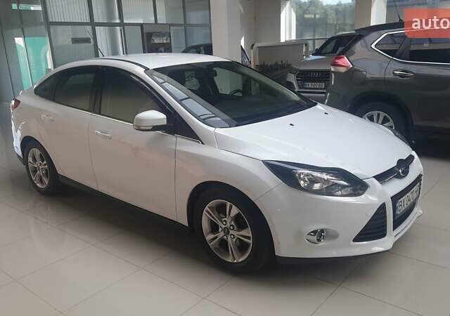 Форд Фокус 2013 в Хмельницком на Automoto.ua Белый Форд Фокус, объемом двигателя 1 л и пробегом 54 тыс. км за 7199 $, фото 1 на Automoto.ua
