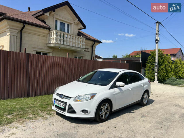 Белый Форд Фокус, объемом двигателя 2 л и пробегом 238 тыс. км за 6000 $, фото 1 на Automoto.ua