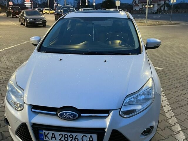 Белый Форд Фокус, объемом двигателя 2 л и пробегом 165 тыс. км за 9100 $, фото 1 на Automoto.ua