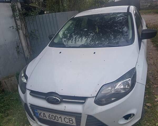 Форд Фокус 2014 в Киеве на Automoto.ua Белый Форд Фокус, объемом двигателя 2 л и пробегом 302 тыс. км за 5500 $, фото 1 на Automoto.ua