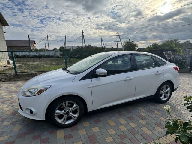 Білий Форд Фокус, об'ємом двигуна 2 л та пробігом 220 тис. км за 7200 $, фото 1 на Automoto.ua