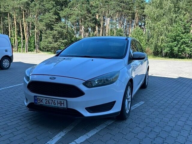 Белый Форд Фокус, объемом двигателя 2 л и пробегом 208 тыс. км за 7500 $, фото 1 на Automoto.ua