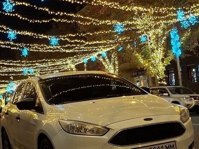 Белый Форд Фокус, объемом двигателя 2 л и пробегом 190 тыс. км за 9600 $, фото 1 на Automoto.ua