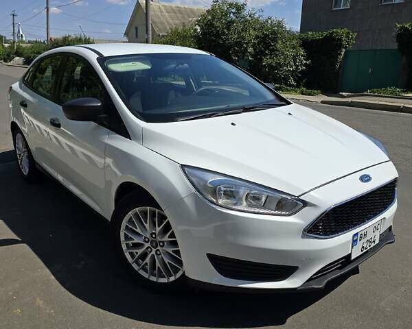 Белый Форд Фокус, объемом двигателя 2 л и пробегом 212 тыс. км за 8000 $, фото 1 на Automoto.ua