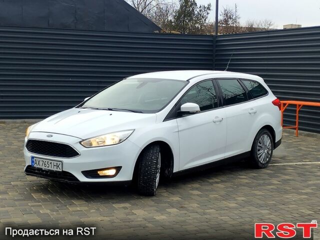 Белый Форд Фокус, объемом двигателя 1.6 л и пробегом 163 тыс. км за 8699 $, фото 1 на Automoto.ua