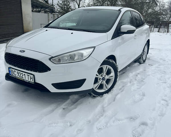 Белый Форд Фокус, объемом двигателя 2 л и пробегом 125 тыс. км за 7500 $, фото 1 на Automoto.ua
