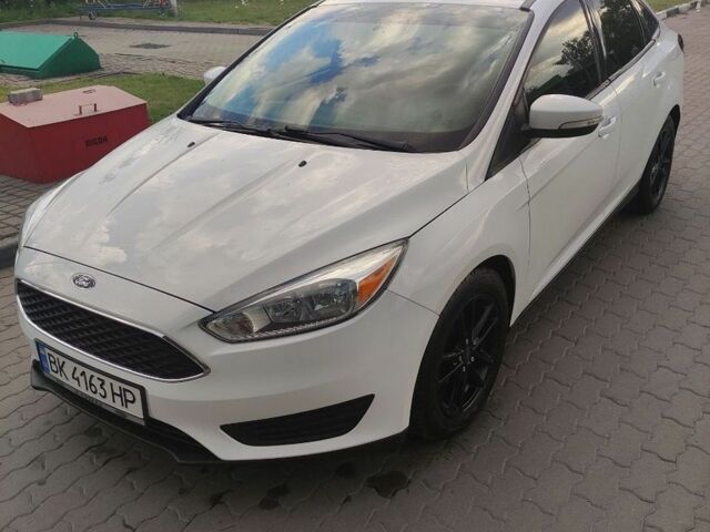 Белый Форд Фокус, объемом двигателя 2 л и пробегом 172 тыс. км за 7800 $, фото 1 на Automoto.ua