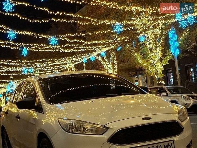Белый Форд Фокус, объемом двигателя 2 л и пробегом 190 тыс. км за 9600 $, фото 1 на Automoto.ua