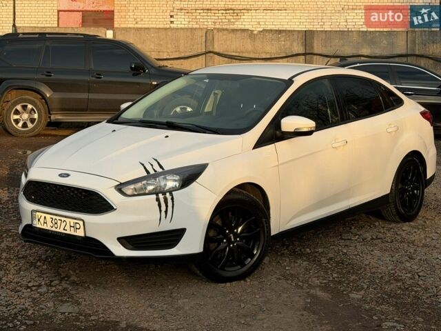 Белый Форд Фокус, объемом двигателя 2 л и пробегом 112 тыс. км за 5999 $, фото 1 на Automoto.ua