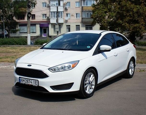 Белый Форд Фокус, объемом двигателя 2 л и пробегом 151 тыс. км за 9800 $, фото 1 на Automoto.ua