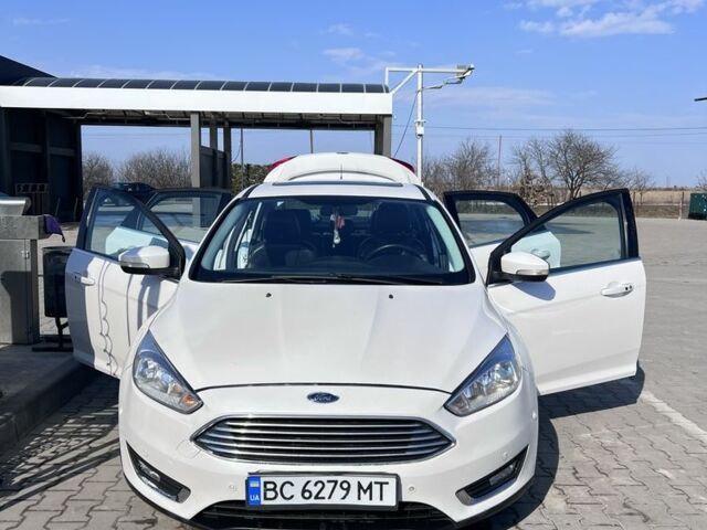 Белый Форд Фокус, объемом двигателя 2 л и пробегом 257 тыс. км за 8500 $, фото 1 на Automoto.ua