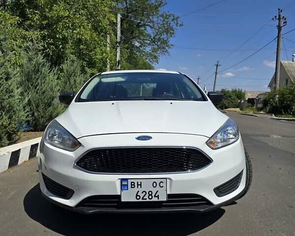 Белый Форд Фокус, объемом двигателя 2 л и пробегом 212 тыс. км за 7800 $, фото 1 на Automoto.ua