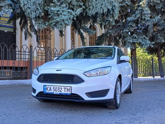 Білий Форд Фокус, об'ємом двигуна 1.6 л та пробігом 65 тис. км за 9892 $, фото 1 на Automoto.ua