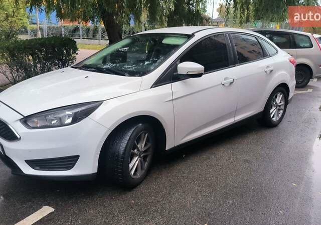 Белый Форд Фокус, объемом двигателя 2 л и пробегом 136 тыс. км за 9200 $, фото 1 на Automoto.ua