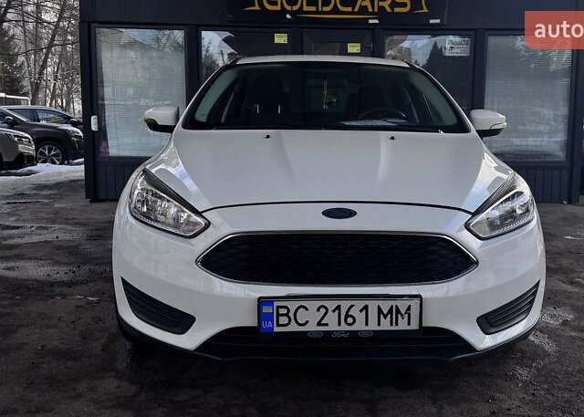 Белый Форд Фокус, объемом двигателя 2 л и пробегом 140 тыс. км за 7500 $, фото 1 на Automoto.ua