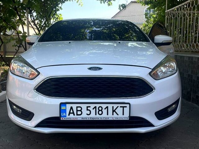Белый Форд Фокус, объемом двигателя 2 л и пробегом 140 тыс. км за 9700 $, фото 1 на Automoto.ua