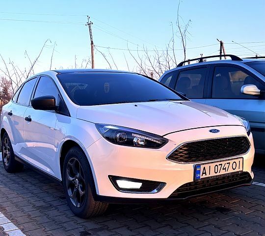 Белый Форд Фокус, объемом двигателя 2 л и пробегом 172 тыс. км за 8000 $, фото 1 на Automoto.ua