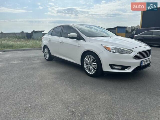Білий Форд Фокус, об'ємом двигуна 2 л та пробігом 176 тис. км за 10800 $, фото 1 на Automoto.ua